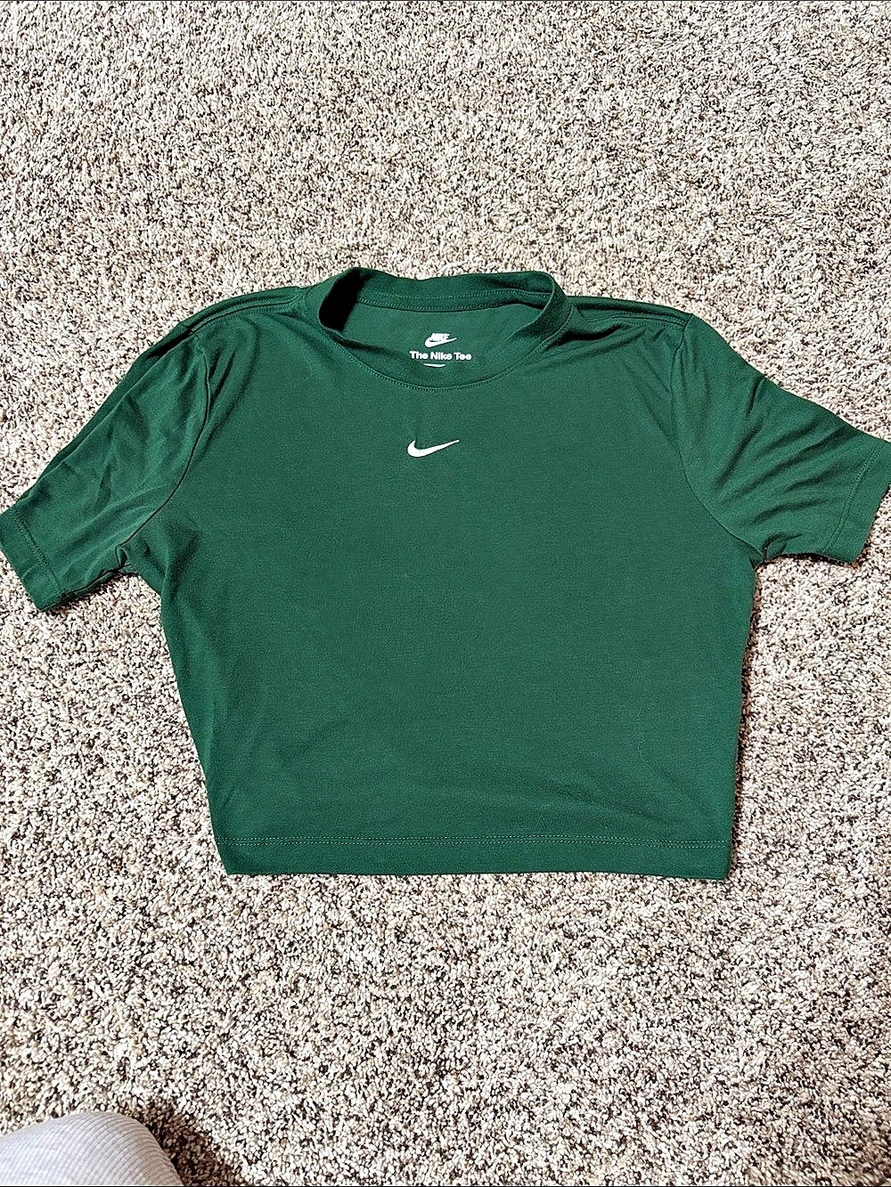 Nike The Nike Tee Slim Fit Crop Top Green